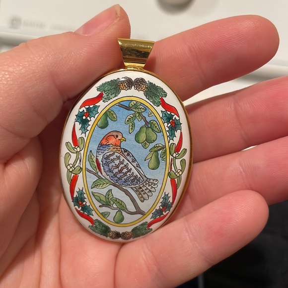 Halcyon Days Enamels Partridge in a pear tree pendant - Picture 3 of 5